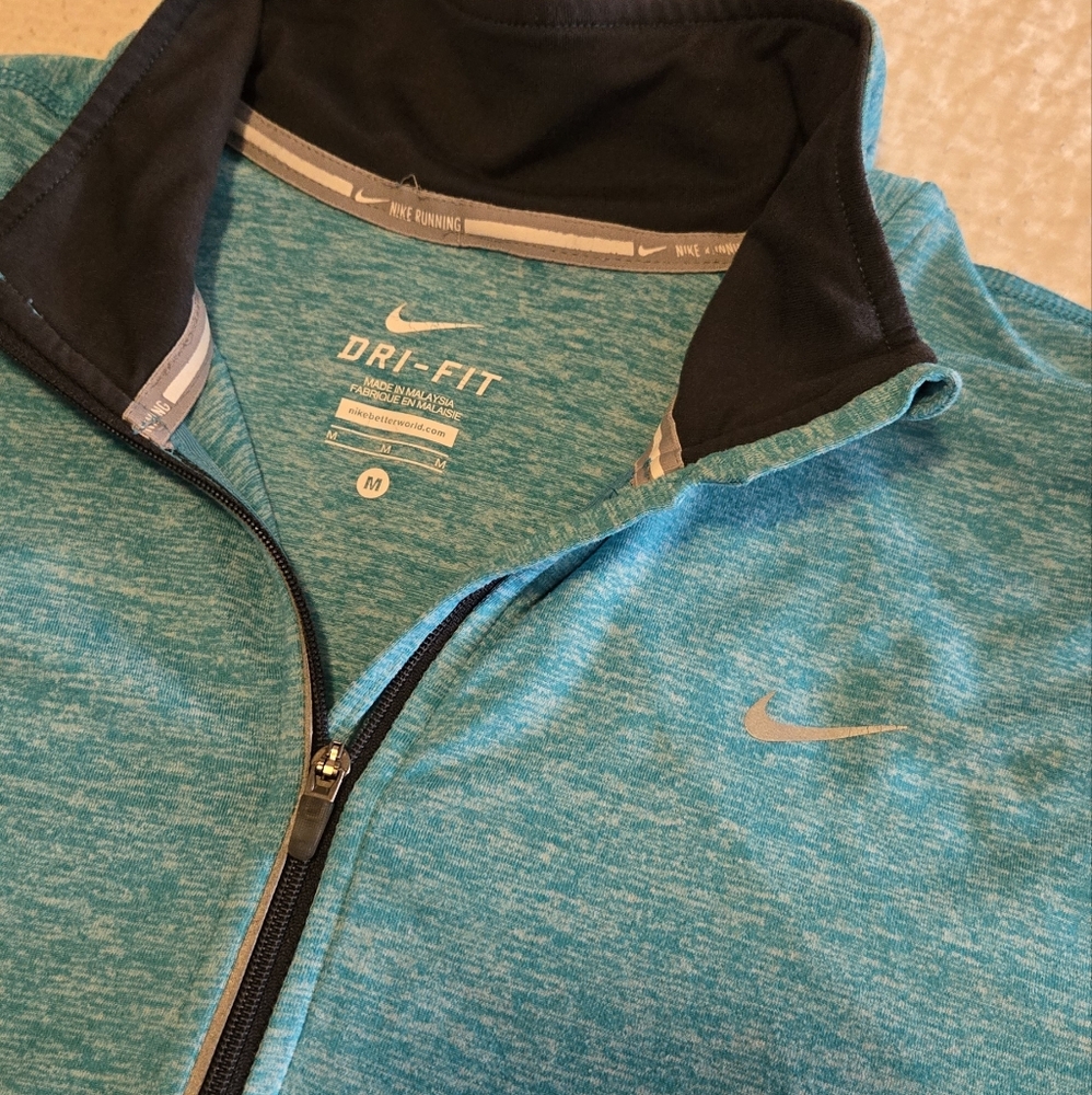 Nike Dri-Fit pullover, size medium - Picture 3 of 8
